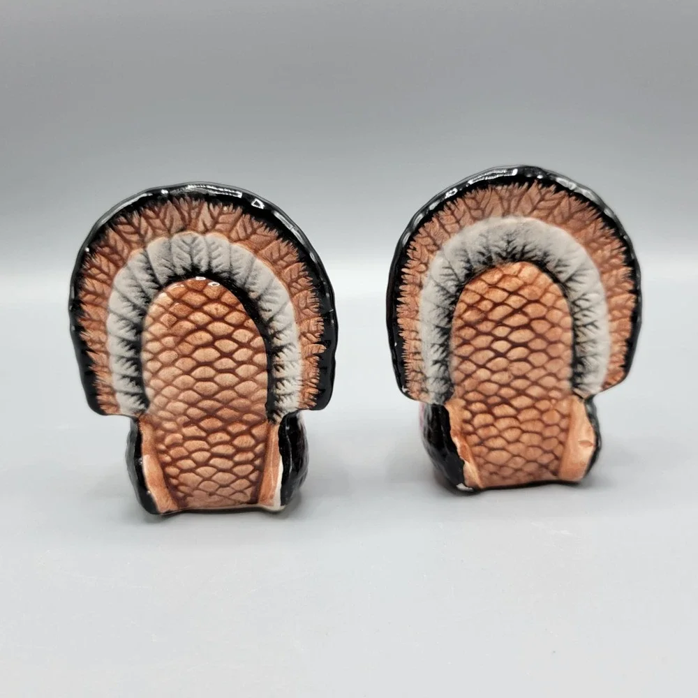 Harvest Time Handpainted Turkey Salt Pepper Shaker Set Thanksgiving Table Decor